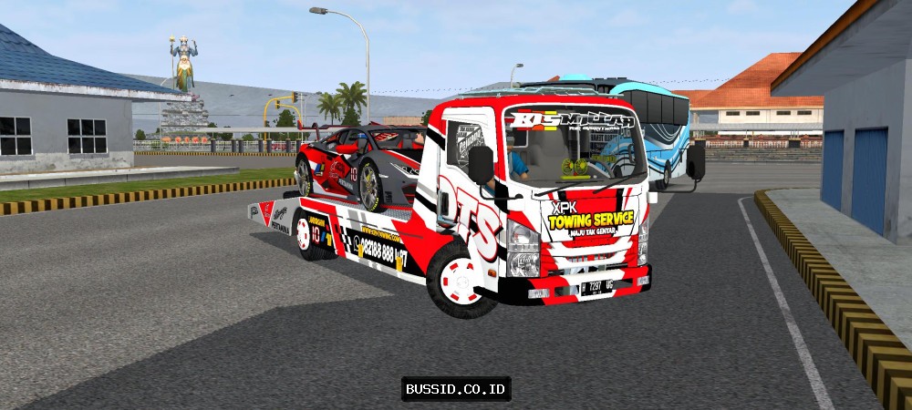 Isuzu Giga Towing Lambo